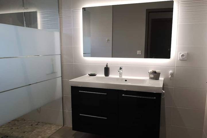 Location de vacances pour 6 personnes, avec terrasse et jardin dans Prunete - 4