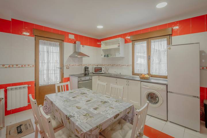 Casa rural Los Alisos con piscina privada y terraza en Coca, Segovia in Coca , Provincia de Segovia
