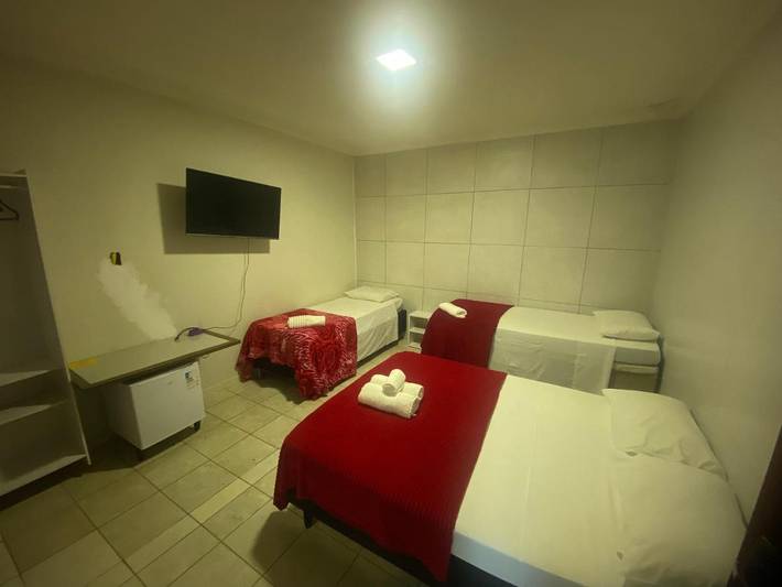 Casas e apartamentos de temporada para 3 pessoas, com piscina e terraço e ainda jardim em Portal do Sol