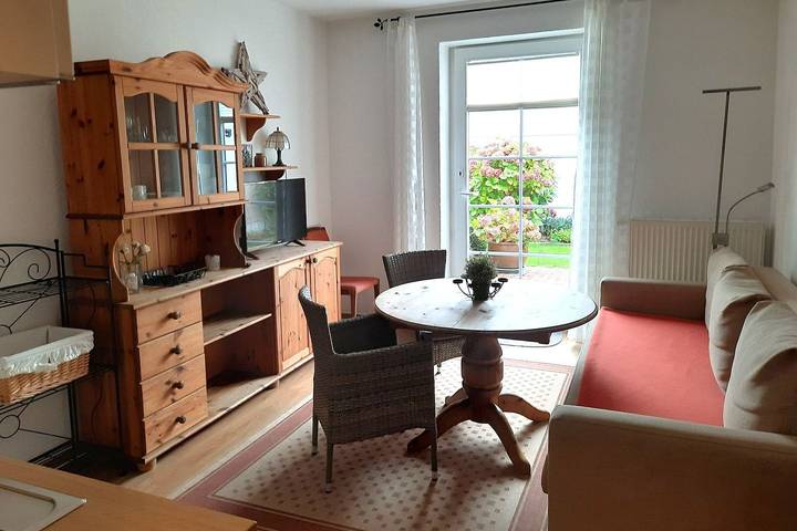 Ferienwohnung für 3 Personen, mit Terrasse in Ahrenshoop - 2