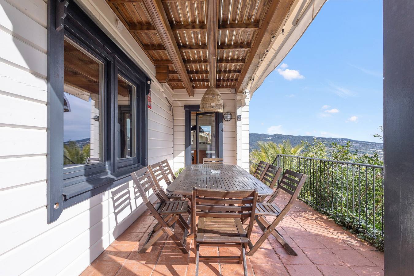 Ferienhaus 'Finland House Barcelona' mit Meerblick, Wlan und Klimaanlage in Vallromanes, Barcelona Provinz