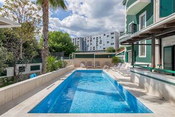 Ferienhaus für 12 Personen, mit Balkon und Sauna in Split