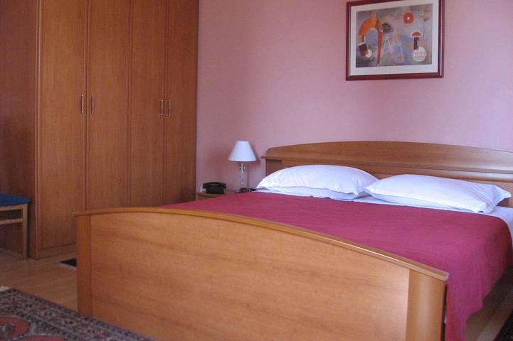 Geheel appartement, Summer discounts - Serene 2-bedroom with AC in the heart of Dubrovnik in Dubrovnik, Grad Dubrovnik