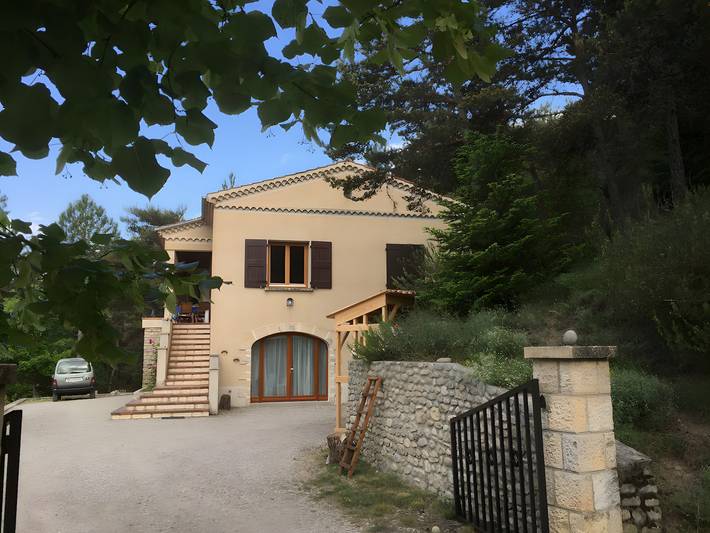 Gîte La Belle Étoile du Diois: comfort e tranquillità tra i boschi del Diois in Menglon, Die e dintorni