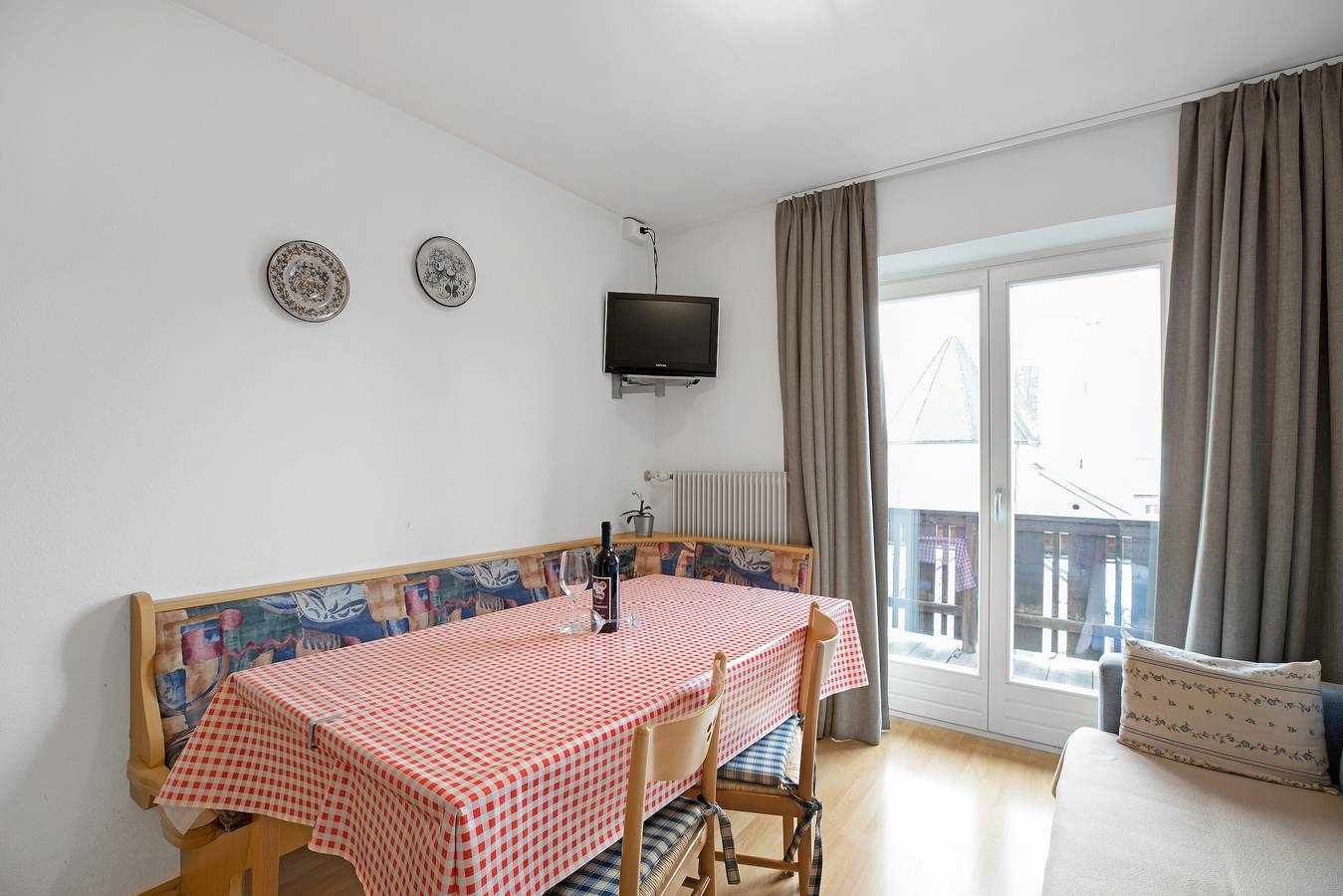 Appartamento intero, Appartamento di vacanza "Kruma - Bankl 1" con vista sulle montagne, Wi-Fi e balcone in Valdaora di Mezzo, Valdaora