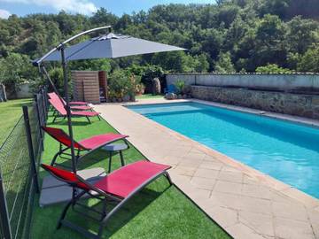 Gîte pour 6 personnes, avec jardin ainsi que piscine et vue à Ardoix