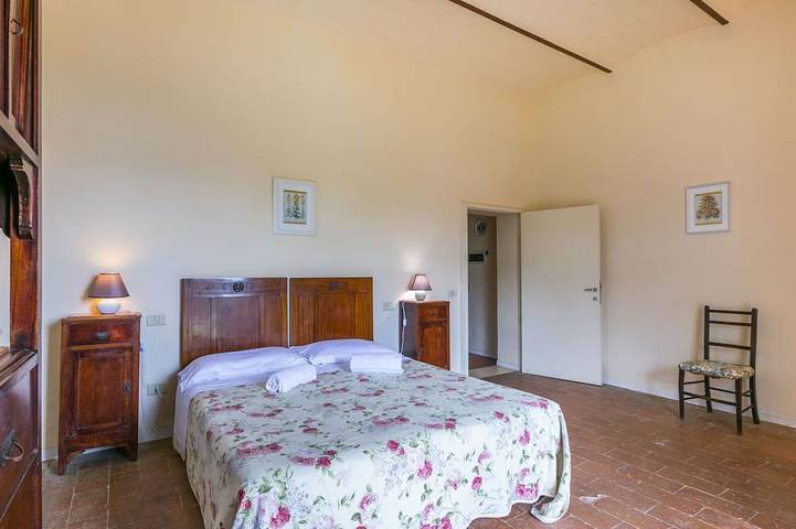 Elegante appartamento in villa per 4 persone con piscina, TV e patio in Poggibonsi, Chianti