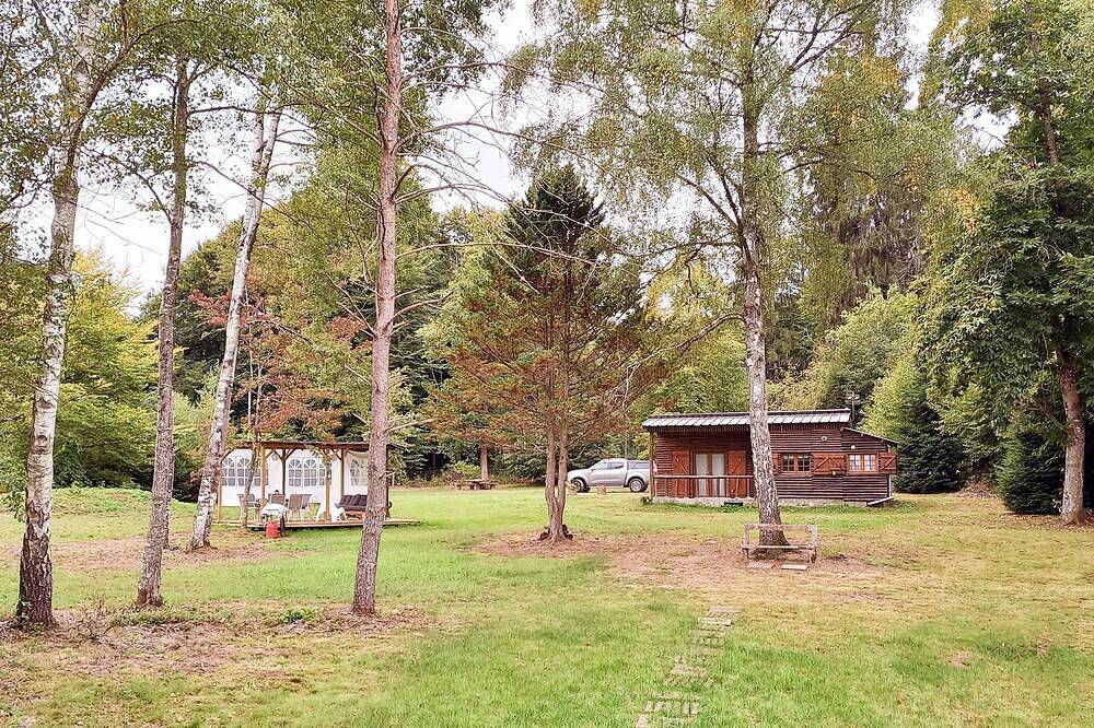 Ma Cabane Au Bord Du Lac in Neuvic, Région d'Ussel