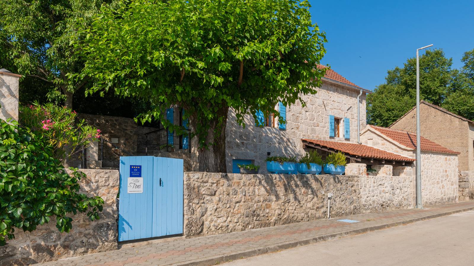 Villa Toni - Makarska by Villas Guide in Imotski, Makarska Riviera