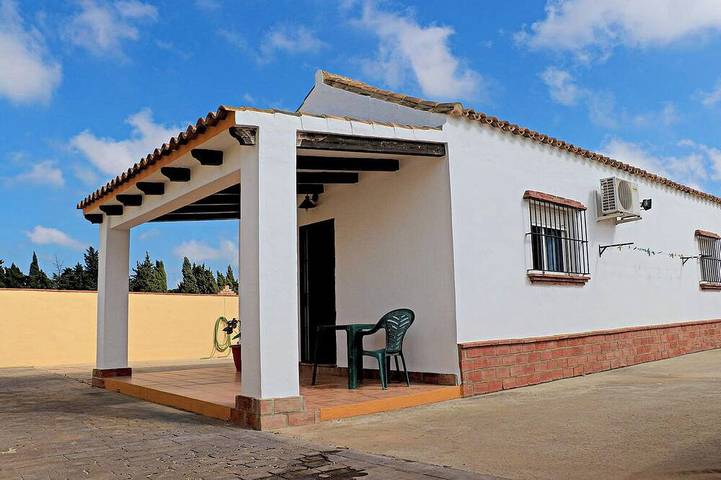 Bungalow para 5 personas, con jardín y piscina en Conil de la Frontera