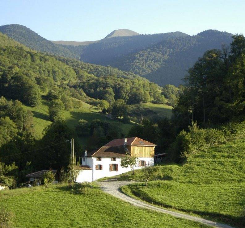 Au Vieux Logis - Chambre Pene Haute in Nistos, Hautes-Pyrénées
