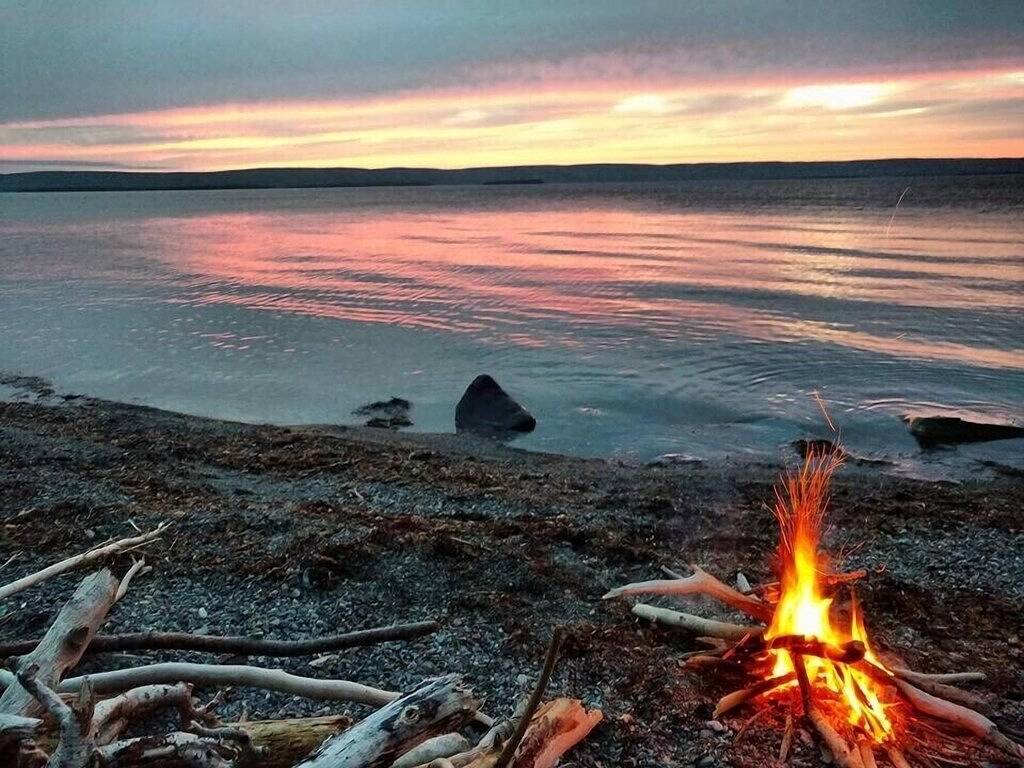 Writer’s Retreat. Secluded Waterfront Bras d’Or Lake, Cape Breton in Richmond County