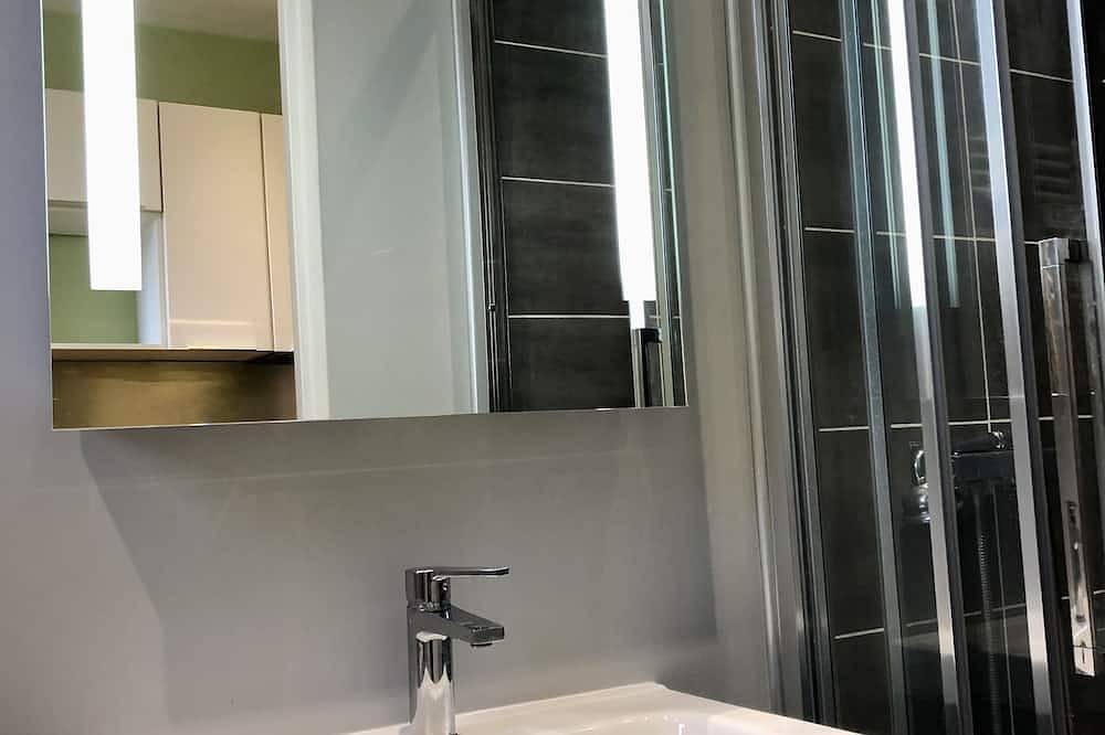 Appartement entier, Superbe Studio dans villa avec entrée indépendante in Clamart, Hauts-de-Seine