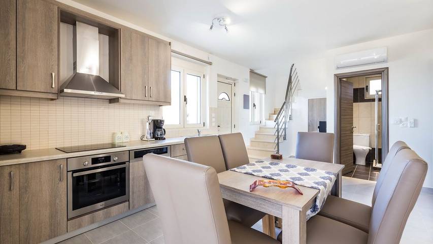 Location de vacances pour 9 personnes, avec piscine et jardin dans Triopetra - 3