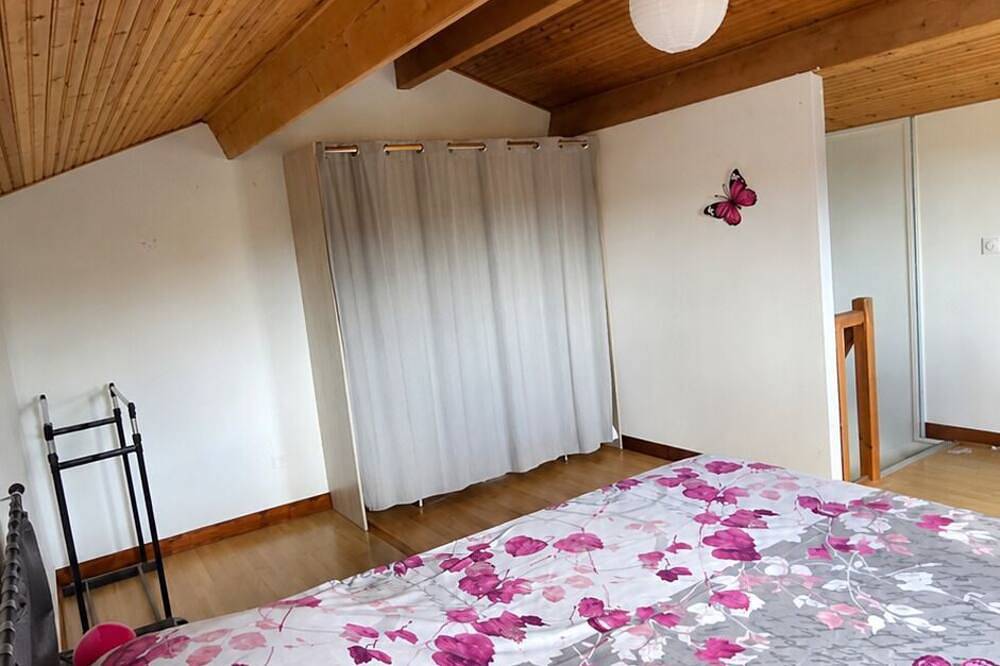 Charmante maison centre de Breuillet avec beau jardin ! Ideal famille ! in Breuillet, Côte de Beauté