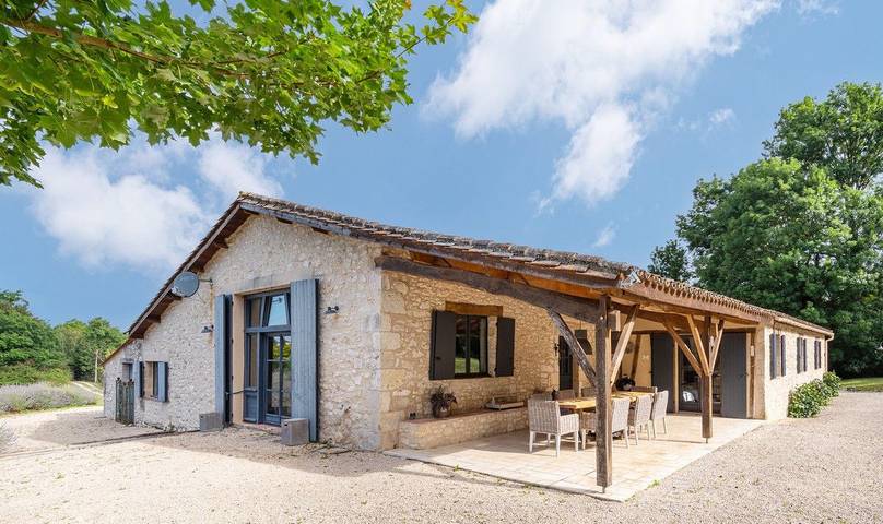 Gîte pour 10 personnes, avec Jardin à Castillonnès