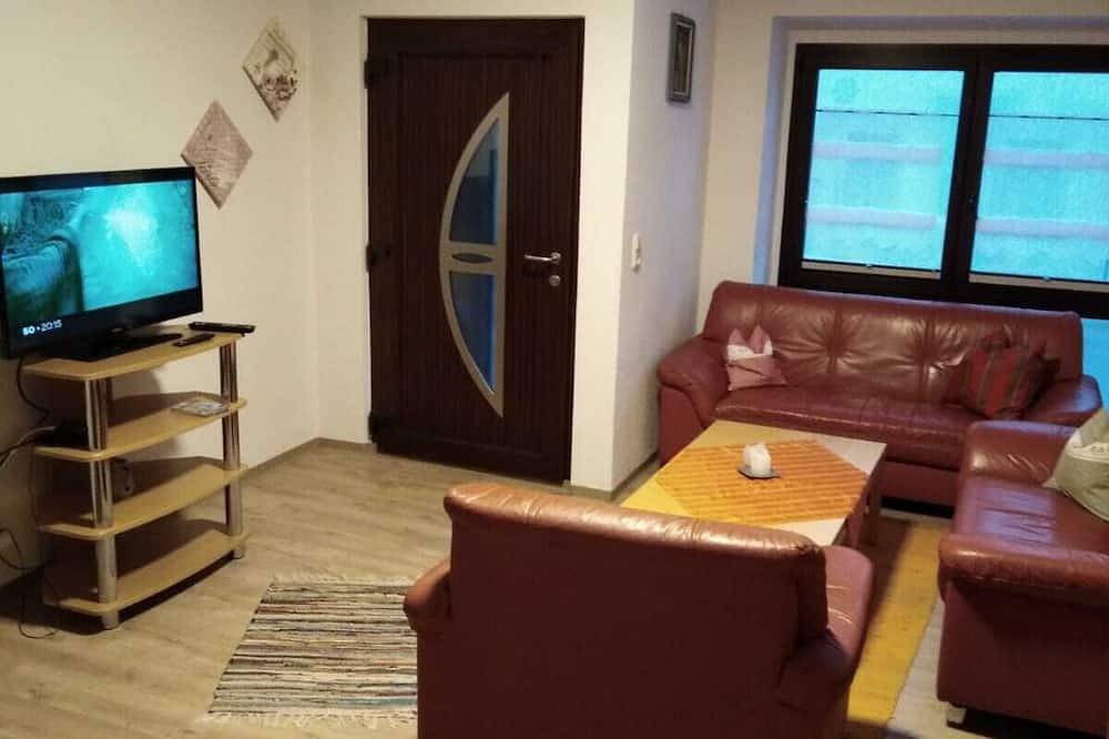 Ganze Wohnung, Gemütliche Ferienwohnung (65qm) mit Holzofen in Sparneck, Landkreis Hof
