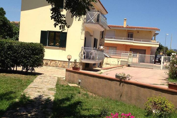 Casa vacanza per 5 persone, con balcone e giardino - 1