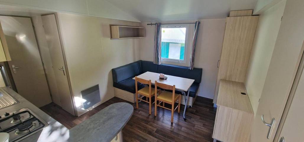 Location de vacances pour 4 personnes, avec terrasse ainsi que piscine et jardin à Barrême - 2
