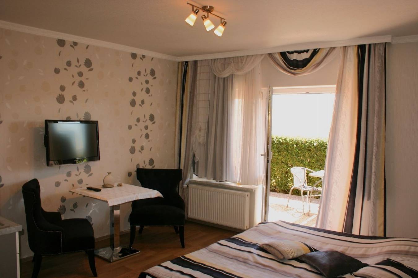 Ganze Ferienwohnung, Pension zum Wiesengrund - Zimmer mit Singleküche in Angermünde, Unteres Odertal