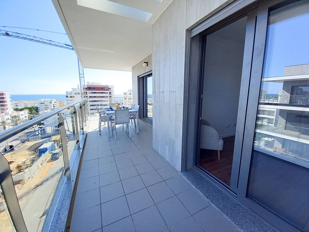 Apartamento inteiro, T3 Alto Forte -Vista Mar,Ar Condicionado,Garagem in Quarteira, Distrito de Faro