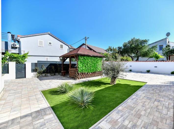 Ferienhaus für 8 Personen, mit Balkon und Meerblick