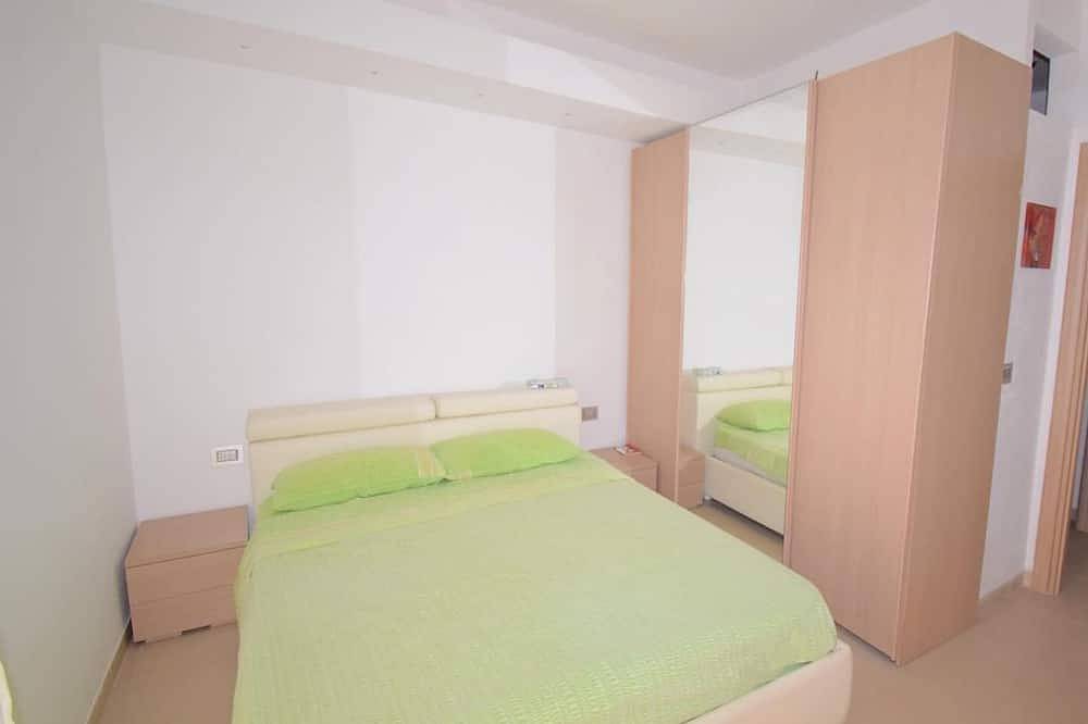 Brand new apartment, renovated in 2023, close to the sea, with terrace in Gaeta, Latina Province