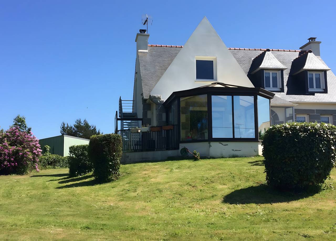 Estudio entero, Estudio «Port Lazo» con vistas al mar, terraza privada y Wi-Fi in Plouézec, Côte de Goëlo