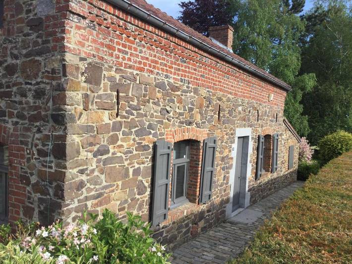 Location de vacances pour 6 personnes, avec vue ainsi que jardin et piscine à Chimay - 4