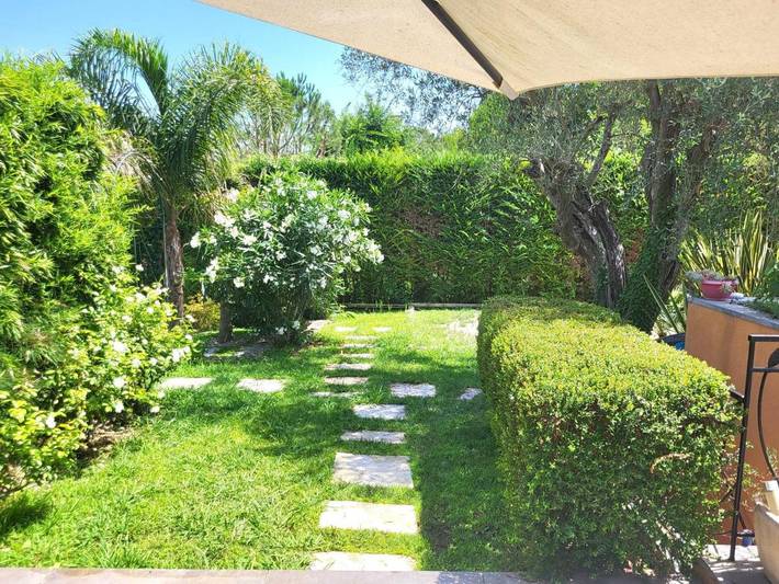 Villa pour 8 personnes, avec piscine ainsi que vue et jardin, animaux acceptés à Biot - 3