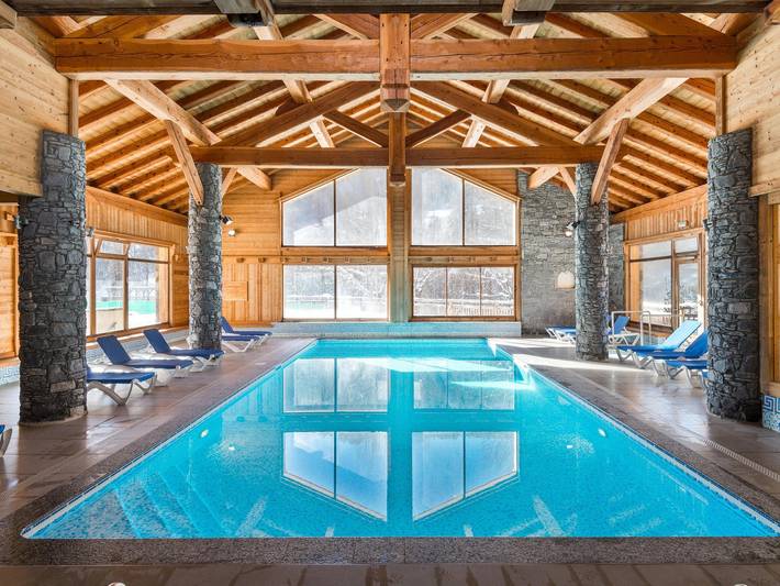 Gîte pour 8 personnes, avec Balcon et Balcon/Terrasse ainsi que Terrasse et Jardin à Lanvéoc