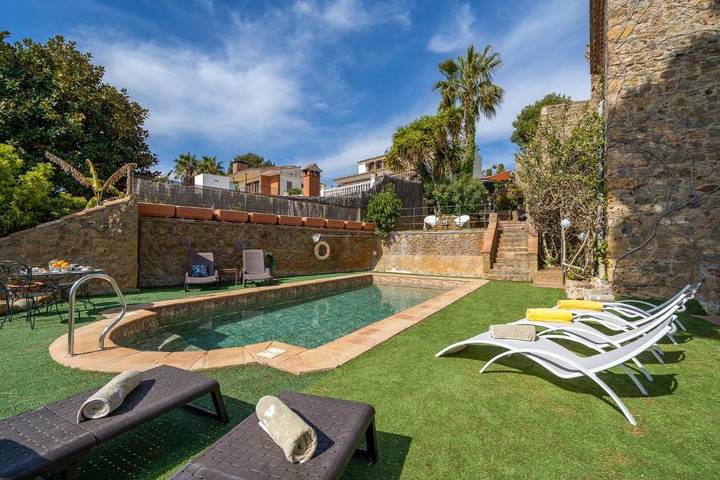 Casa rural para 12 personas, con Balcón y Terraza además de Jardín y Piscina en Santa Susana - 3