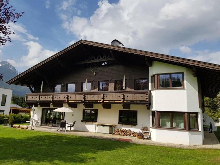 Ferienwohnung für 5 Personen, mit Terrasse und Garten sowie Ausblick