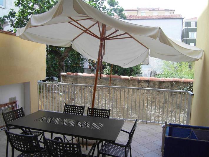 Apartahotel para 4 personas, con terraza, Se admiten mascotas en Liguria