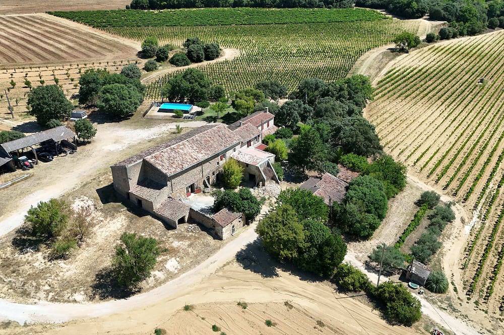 Maison Campagne 5 Chambres Avec Piscine Mirabeau en Luberon in Mirabeau, Parc naturel régional du Luberon