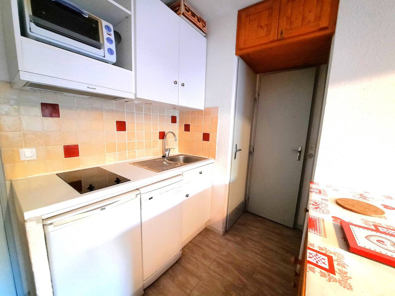 Entire studio, Classic apartment for 4 in Les Menuires, pets allowed in Les Menuires, Saint-Martin-de-Belleville