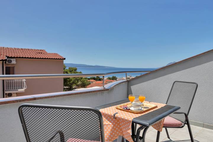 Apartament wakacyjny dla 4 osób, z Balkon/ taras w Baška Voda