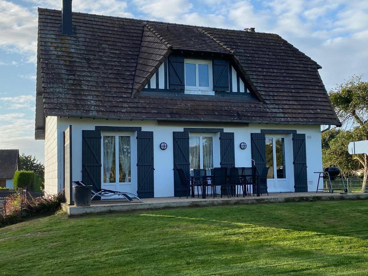 Three-Bedroom House in Guilmécourt, Région de Dieppe