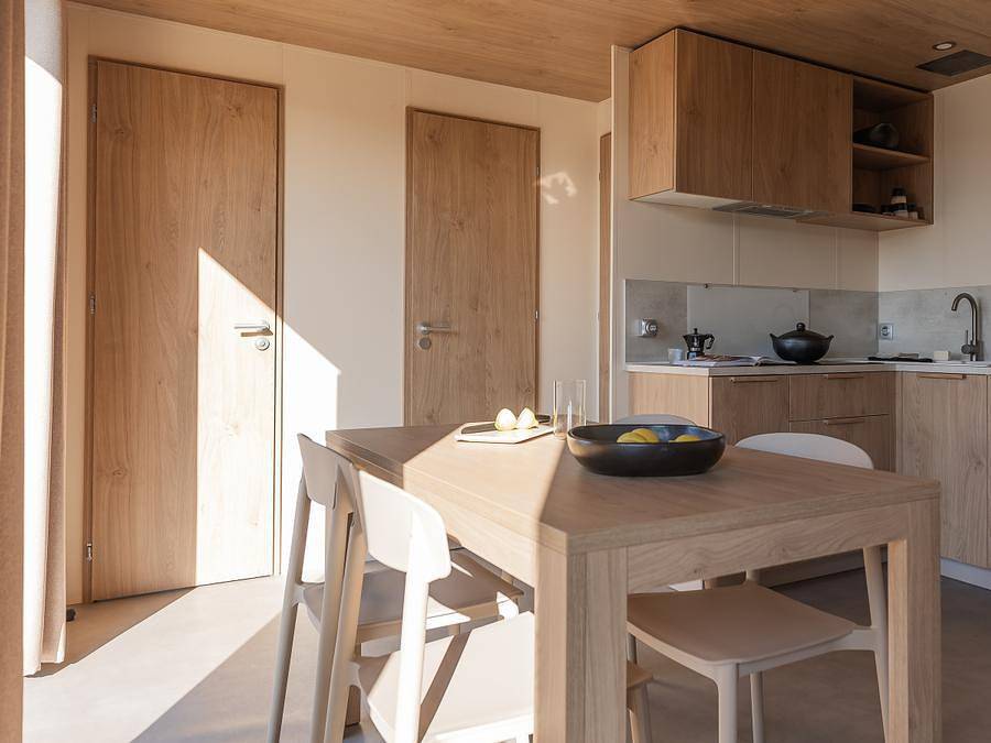 Camping Domaine de Sainte Véziane - Mobilhome 4 personas - Privilegio 2 dormitorios - 31m² superficie habitable in Bessan, Côte d'Améthyste