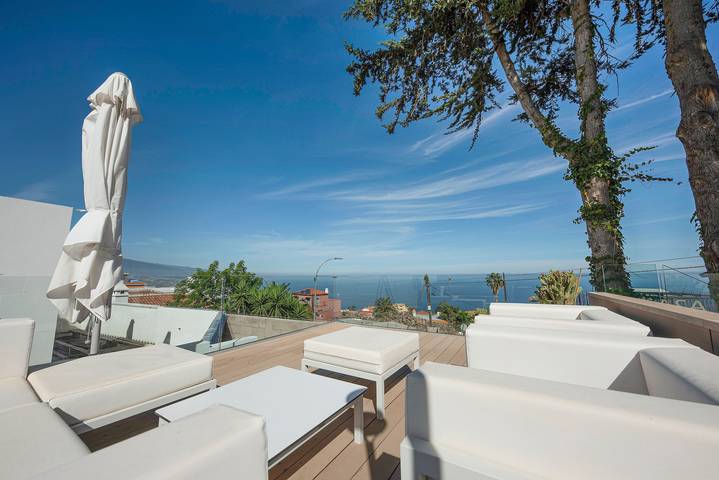 "Loft la Matanza" con vistas al mar, vistas a la montaña, piscina, terraza y jardín in La Matanza de Acentejo, Tenerife Norte