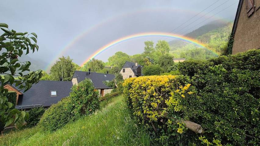 Gîte pour 6 personnes, avec Terrasse ainsi que Jardin et Vue à Viella (Hautes-Pyrénées)
