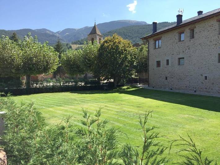 Casa rural para 12 personas, con jardín y vistas, Se admiten mascotas en Baixa Cerdanya - 3