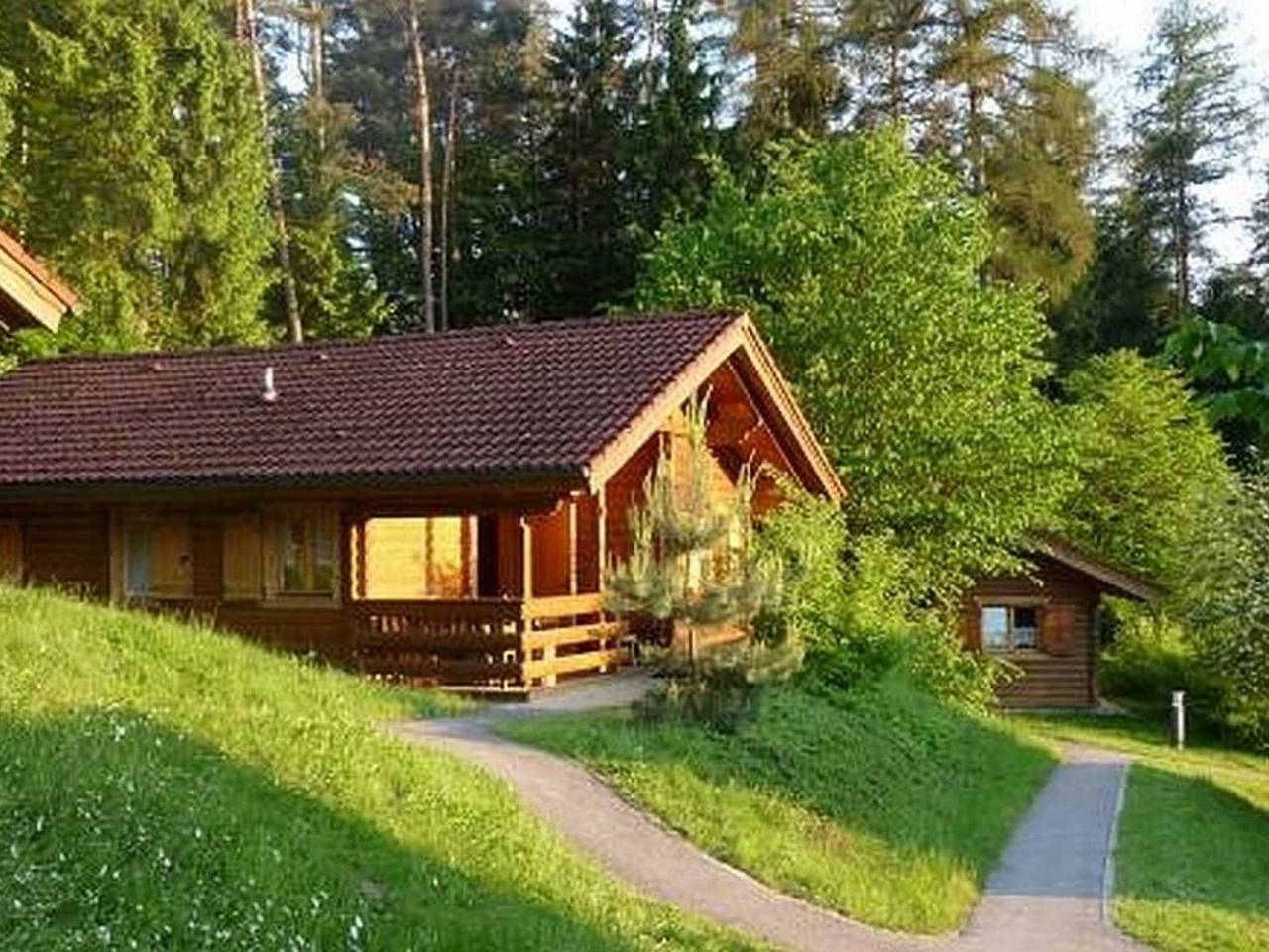 Naturerlebnisdorf Stamsried im Bayerischen Wald - Gemütliches Ferienhaus am Waldrand für 5 Personen in Stamsried, Ostbayern