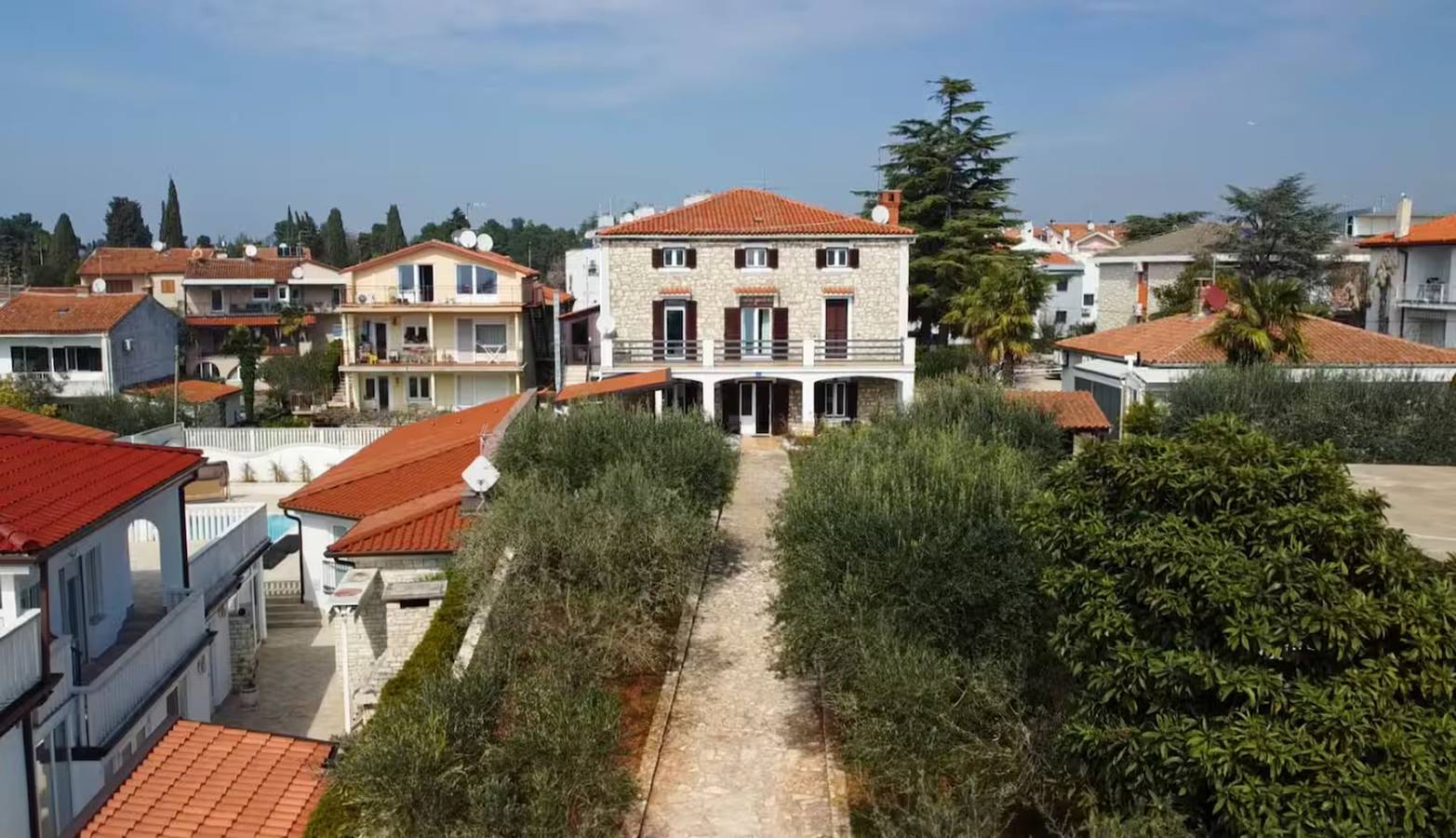 Entire apartment, Cozy apartment with garden in Umag, Umag Region
