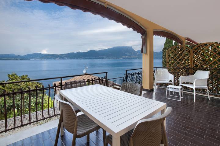Ferienwohnung für 3 Personen, mit Terrasse und Seeblick in Torri del Benaco - 2
