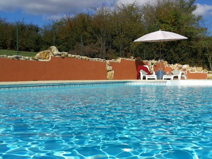 Location de vacances pour 7 personnes, avec Terrasse ainsi que Jardin et Piscine dans Centre-Val de Loire