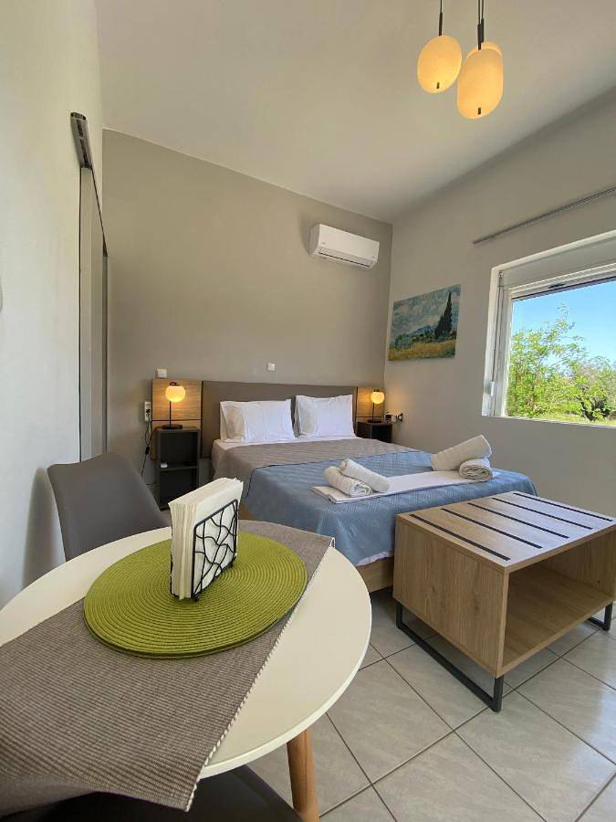 Gîte pour 2 personnes, avec vue ainsi que jardin et terrasse dans Soúgia - 3