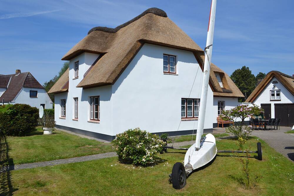 Reetdachhaus in Strandnähe mit großem Garten für 8 Personen in Böhl (St. Peter-Ording), St. Peter-Ording