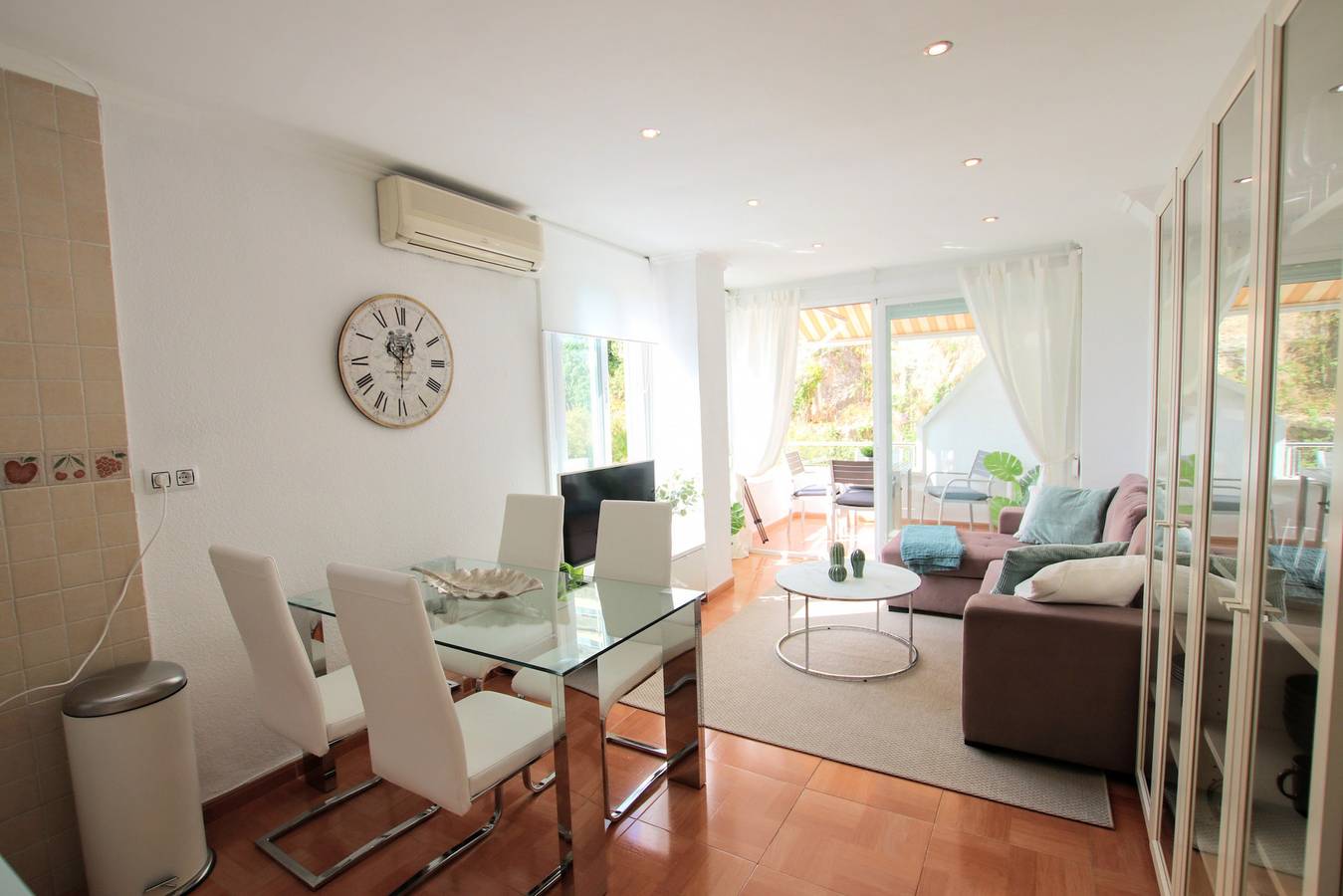 Entire apartment, Apartamento Crespo in Playa El Bajondillo, Torremolinos