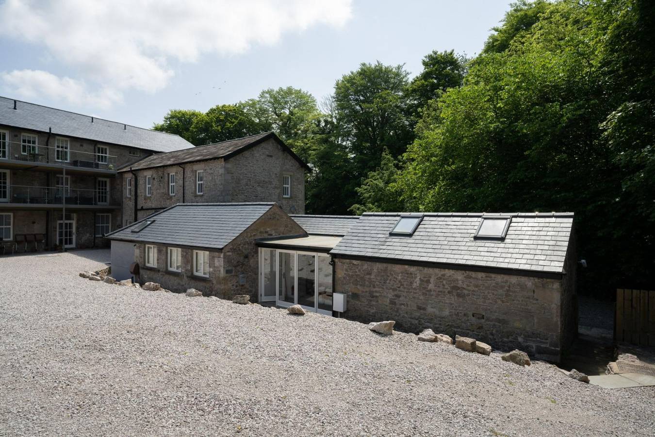 Ganzes Studio, Contemporary Home by Letmestay in Yorkshire Dales National Park